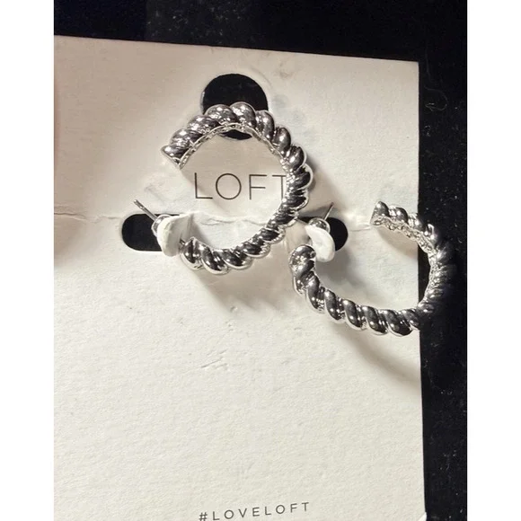 NEW Ann Taylor LOFT Twist Open Hoop Stud Earrings Gold Tone Oval 1 Inch - Picture 3 of 6